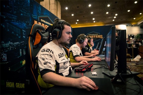 究竟谁能脱 究竟谁能脱