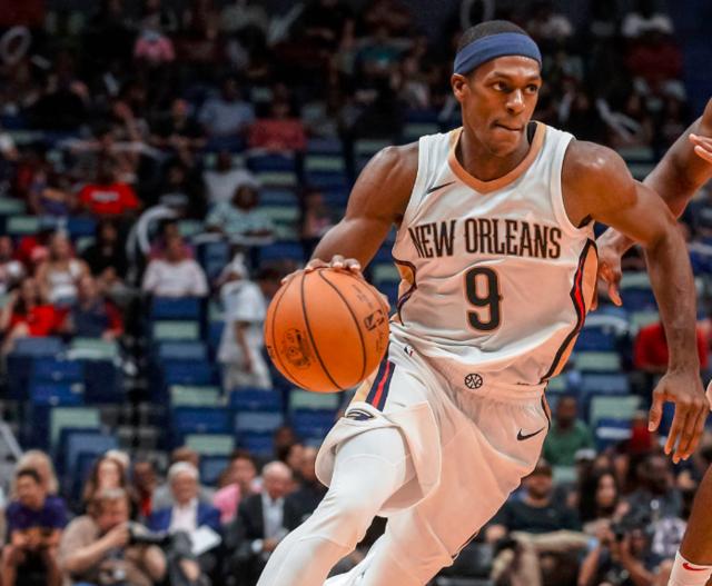 一名在锋线 一名在锋线