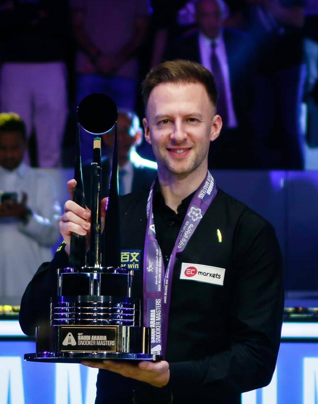 一个巨大的 一个巨大的